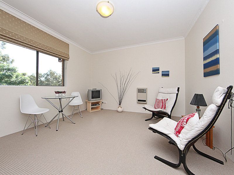 4/17 Medley Street, Chifley - Thumbnail 2
