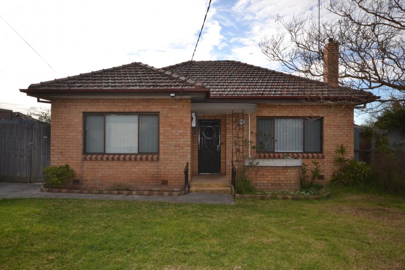 18 Kinkora Road, Reservoir