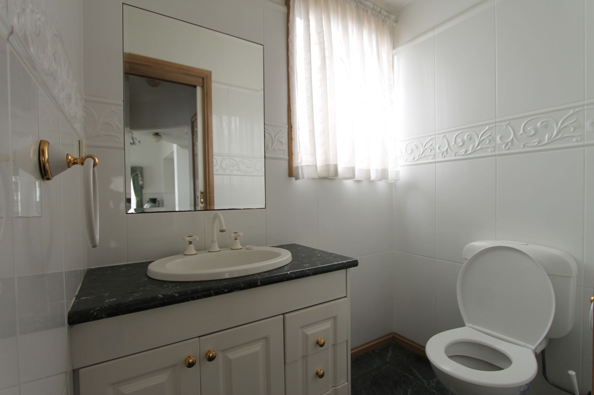 Lovely Family Home With Heated Swimming Pool