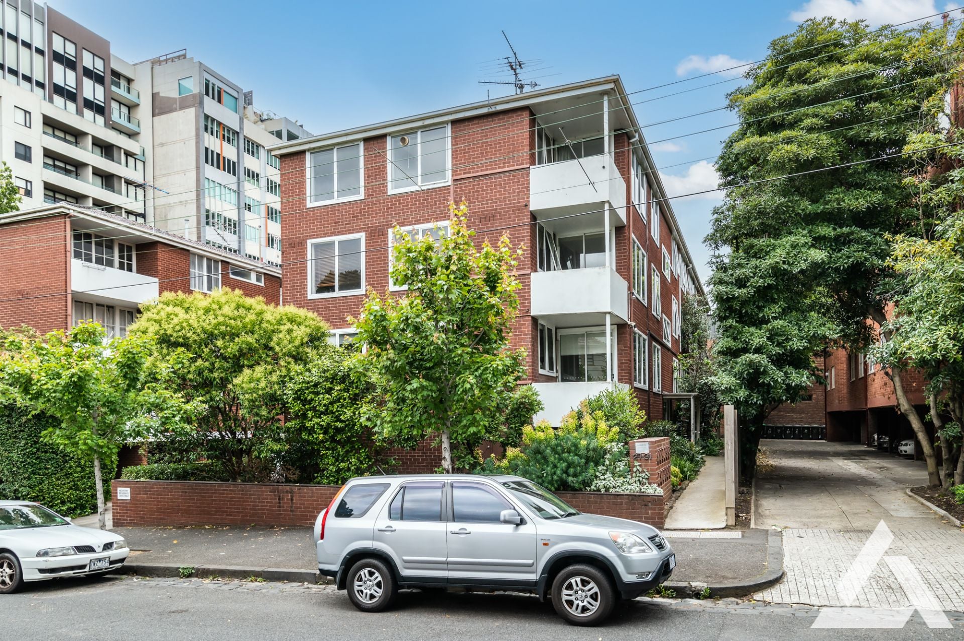 9/27 Powlett Street East Melbourne