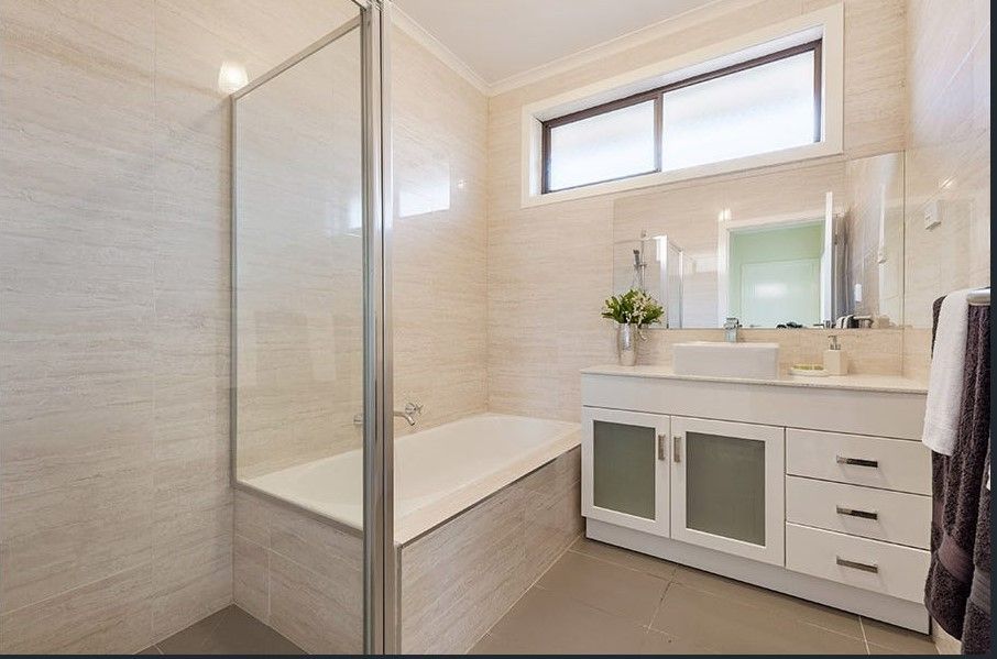 Family Home in A Prime Location!!!
