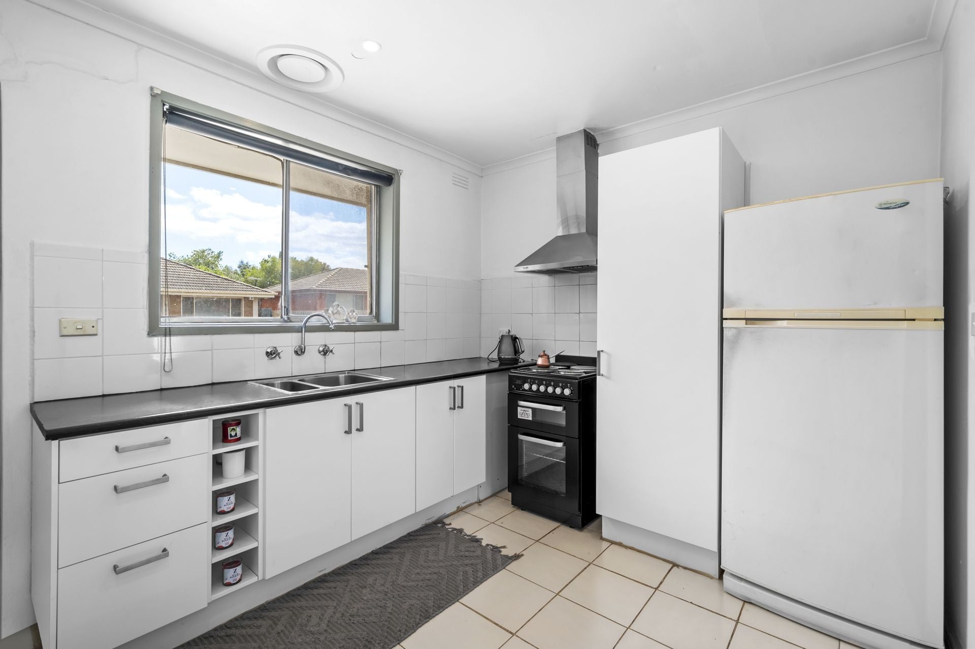 AFFORDABLE START - WALK TO GOWRIE TRAIN STATION $