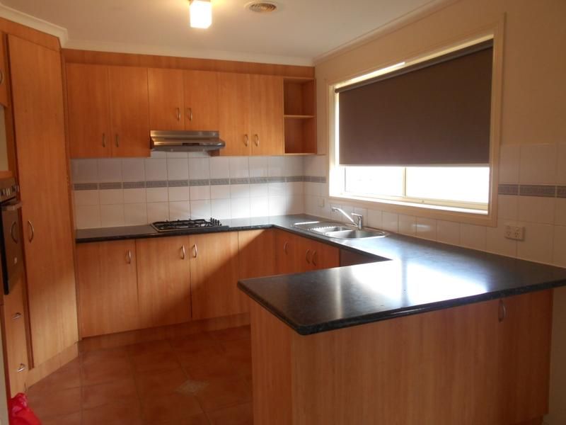 17 Sutherland Court, Altona Meadows - Thumbnail 3