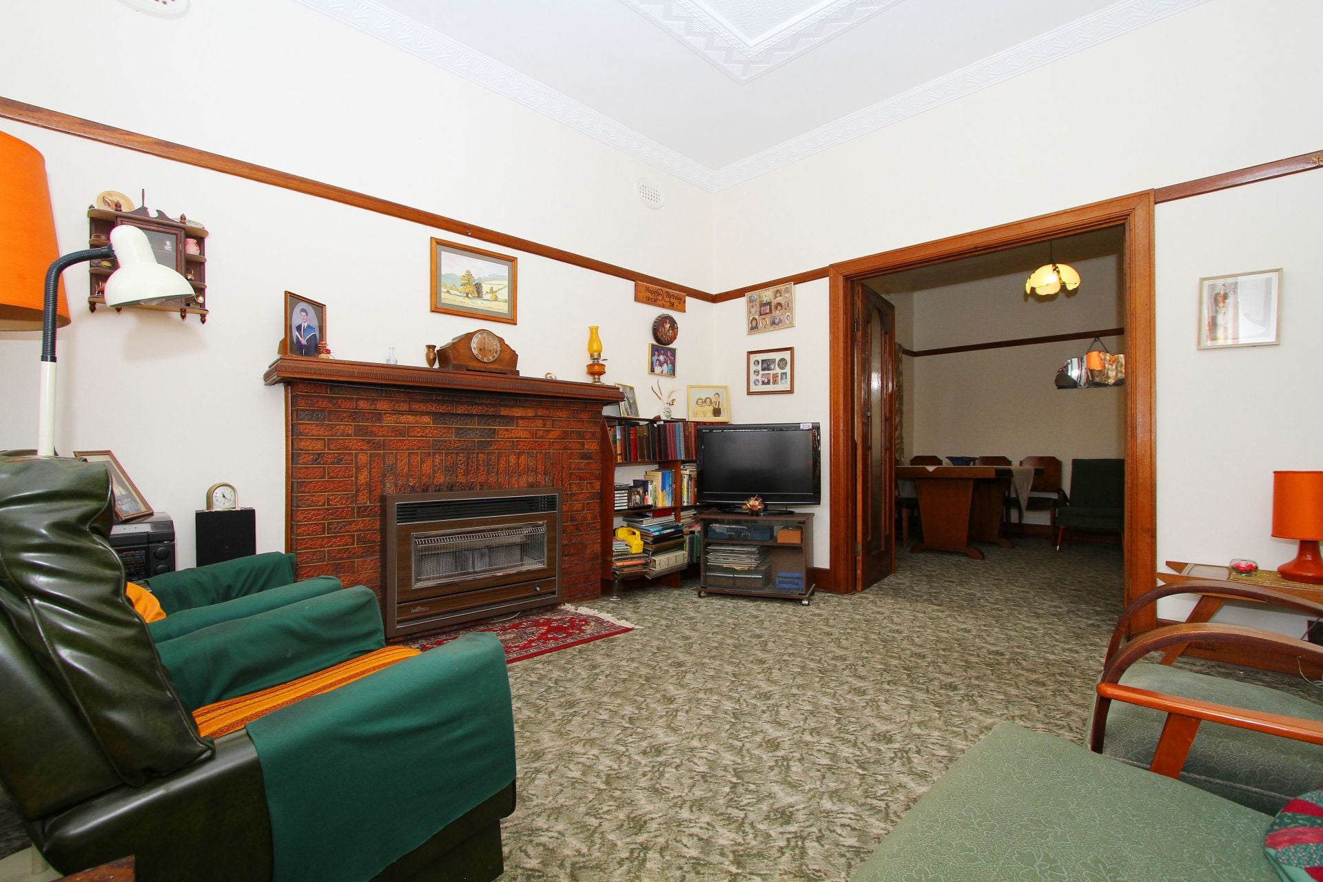 A BEAUTIFUL BALANCE OF PERIOD STYLE AND A GREAT LOCATION