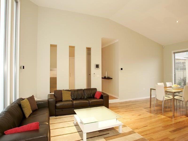 2 Stradbroke Gardens, Caroline Springs - Thumbnail 5
