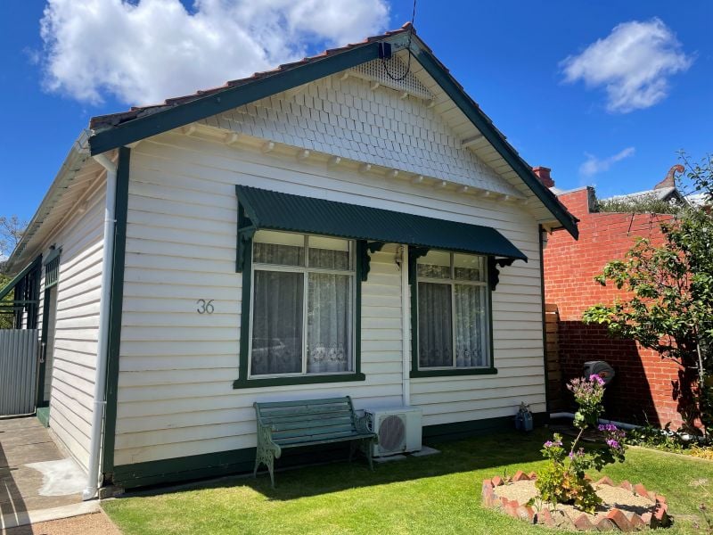 36 Woolton Avenue, Thornbury