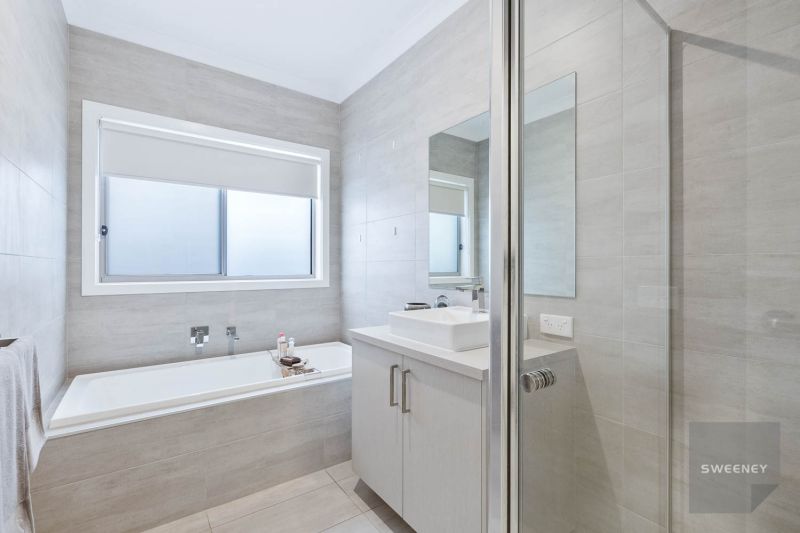 16 Moonglow Crescent, Maddingley - Thumbnail 7