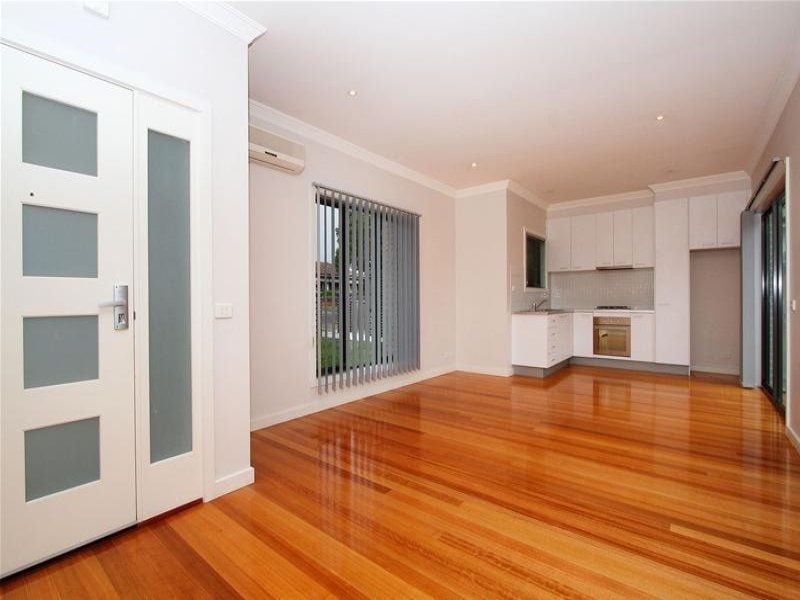 17 Whitby Street, Reservoir
