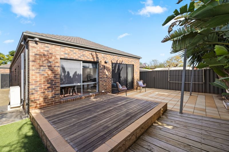 6 Streeton Avenue, Caroline Springs