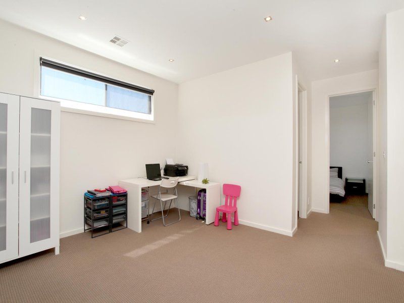 4 Aberfeldie Way, Caroline Springs - Thumbnail 7