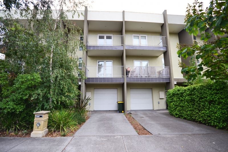 8 O'riley Road, Coburg