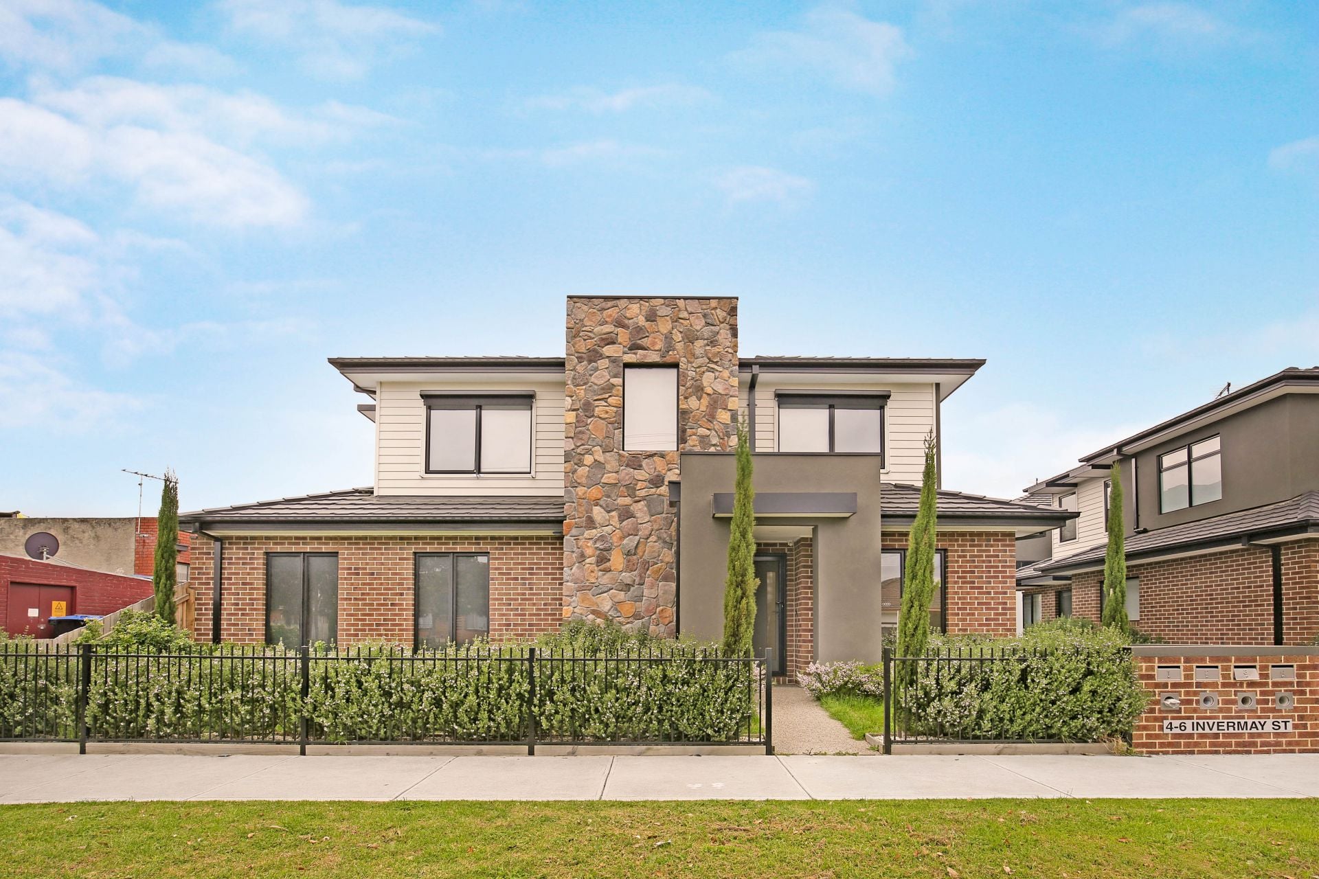Beautiful Townhouse in a Great Location!
