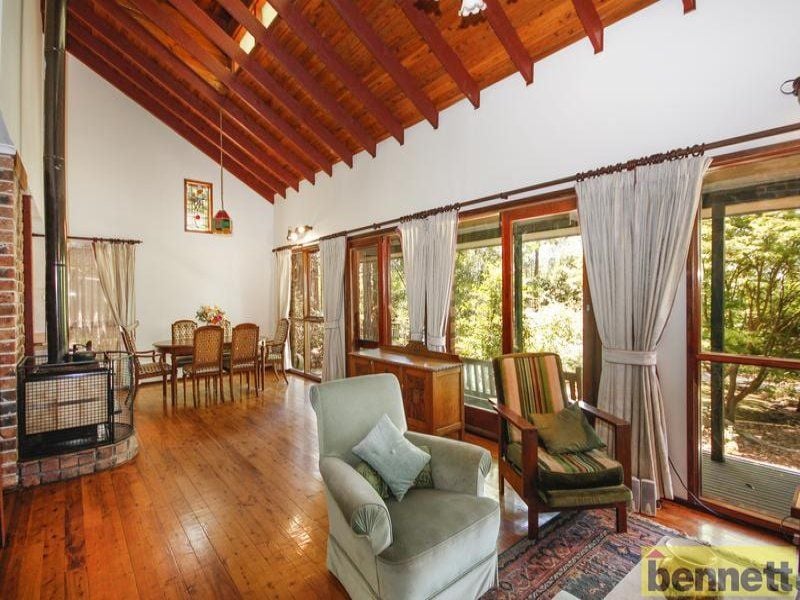 140 Lieutenant Bowen Road, Bowen Mountain - Thumbnail 5