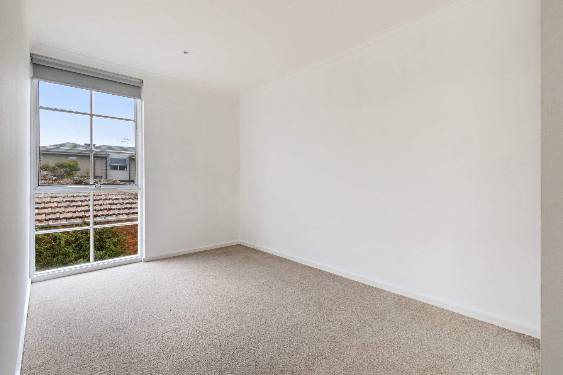 Bright and Light 2 Bedroom home.