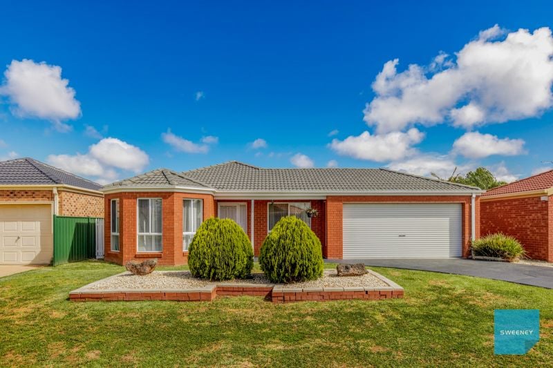 27 McQuillan Way, Burnside - Thumbnail 2