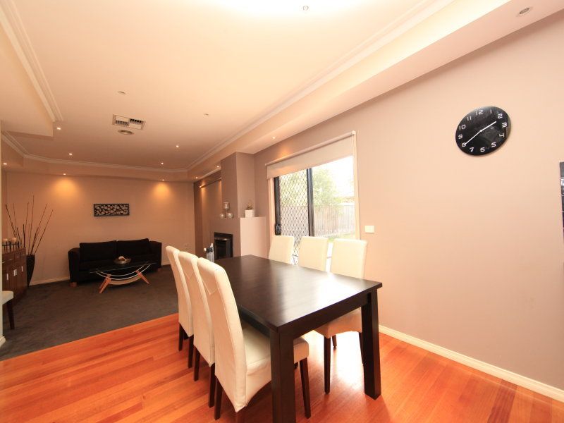 9 Flame Crescent SOUTH MORANG, South Morang - Thumbnail 8
