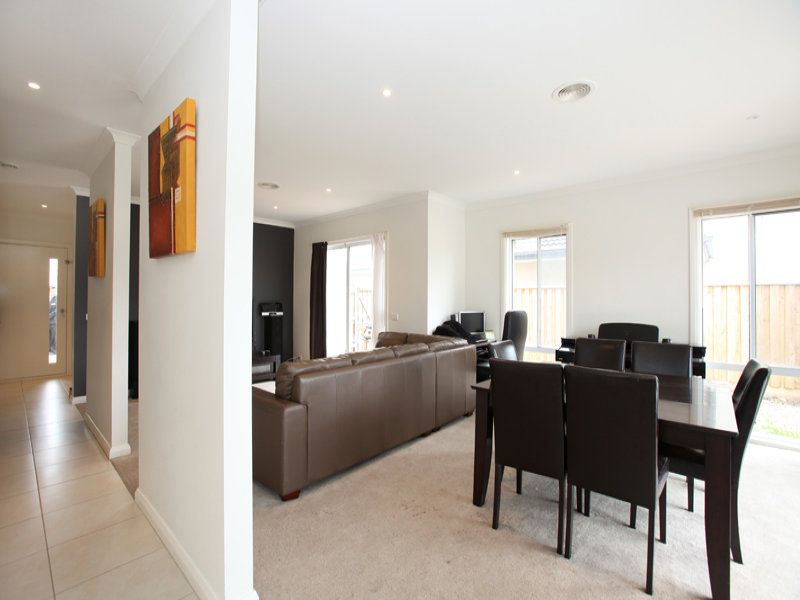 19 Montclair Street, Sanctuary Lakes - Thumbnail 6