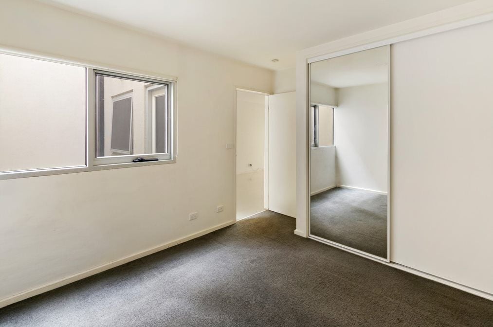 GREAT LOCATION!