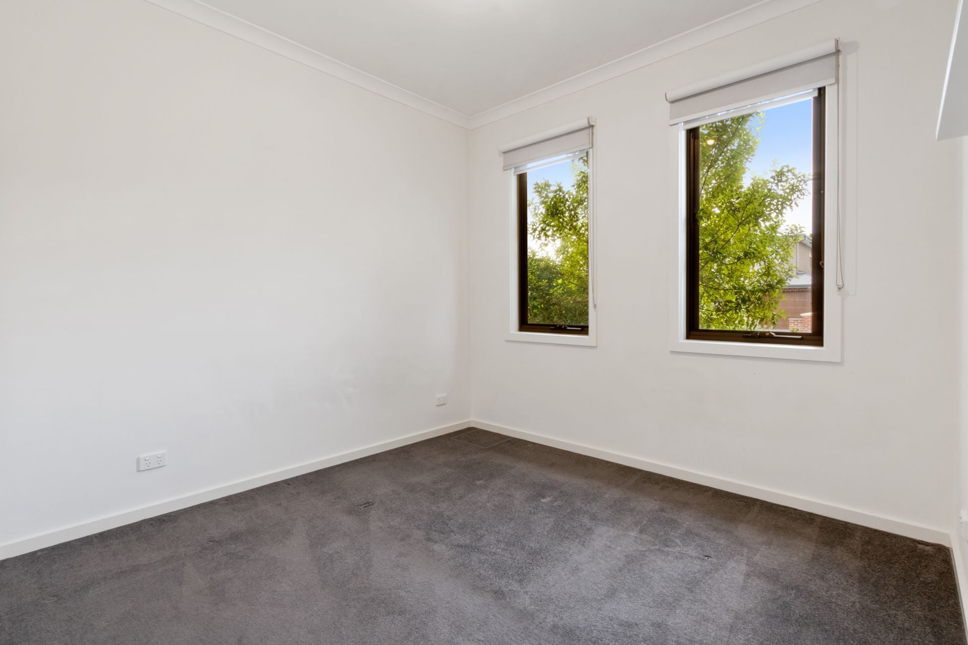 Standout Modern Unit in Convenient Location!