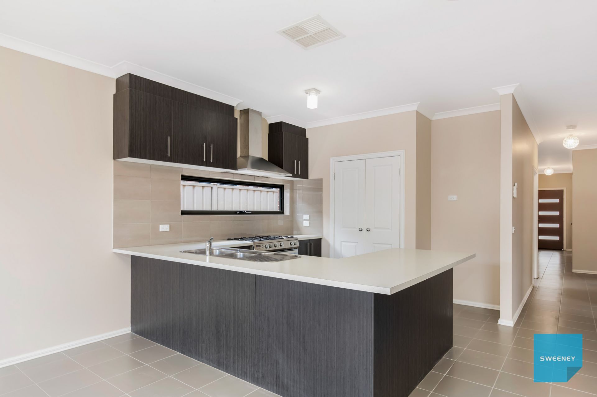 37 Daly Circuit, Caroline Springs - Thumbnail 3
