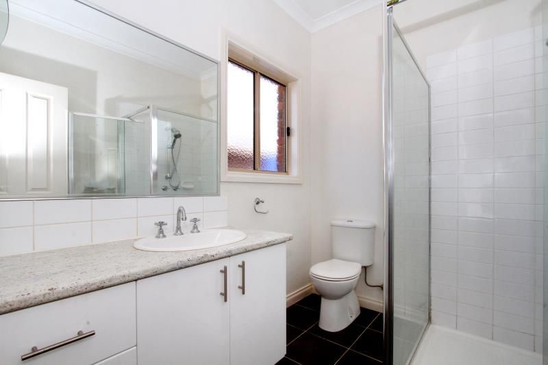 LARGE HOME IN A GREAT LOCATION    *Insp Sat 6th Sep @ 12:20pm*