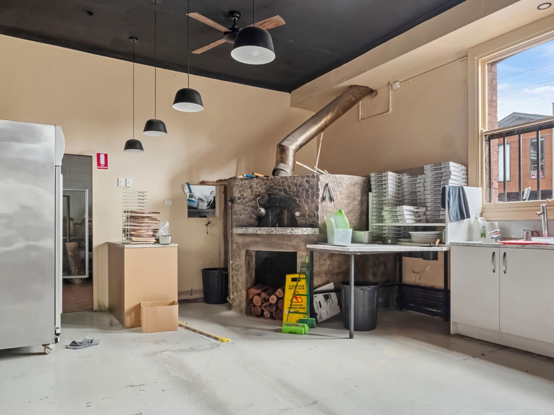 PROMINENT CORNER LOCATION of 448 sqm commercial space with 10 + car spaces.