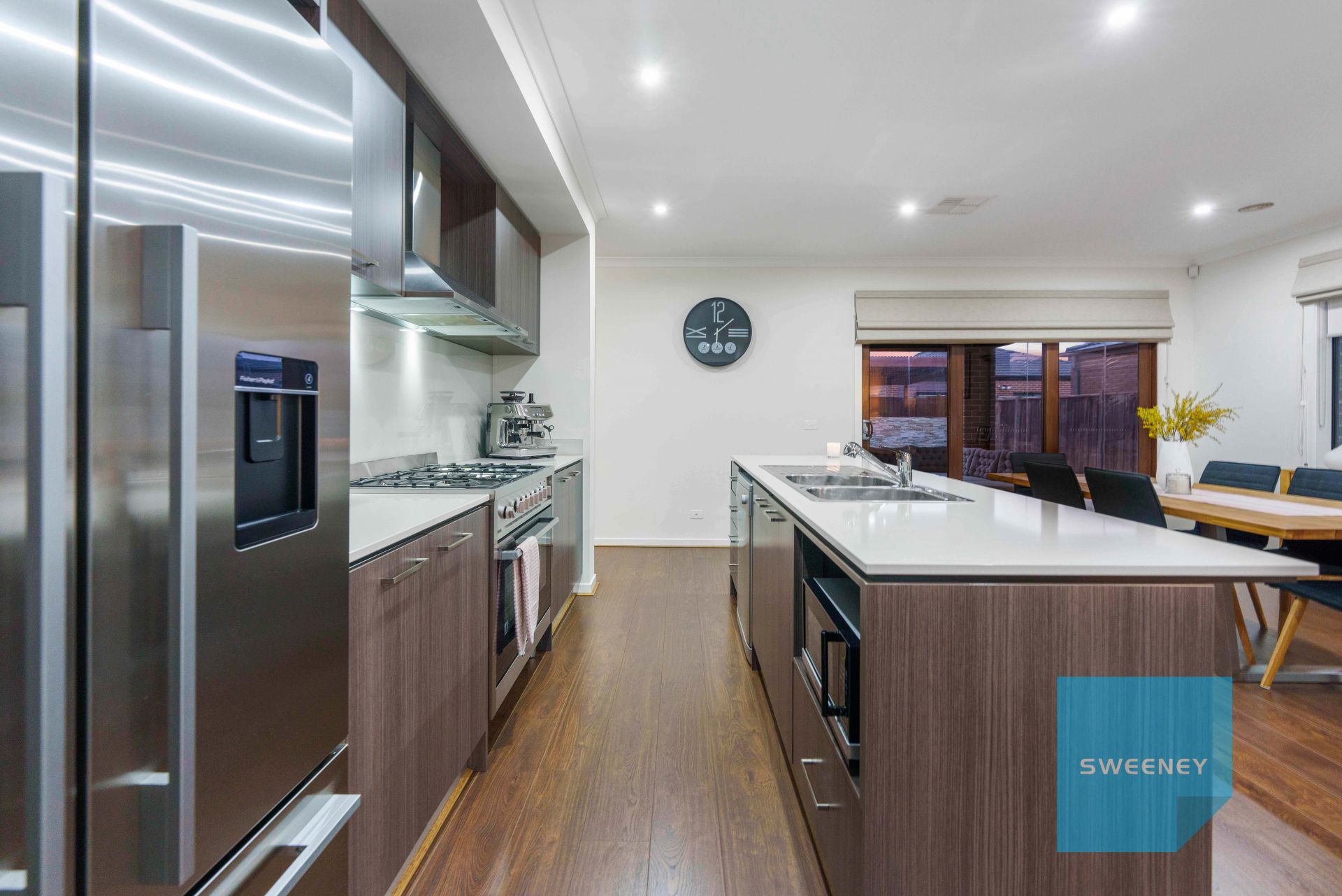 28 Springlands Crescent, Fraser Rise - Thumbnail 5