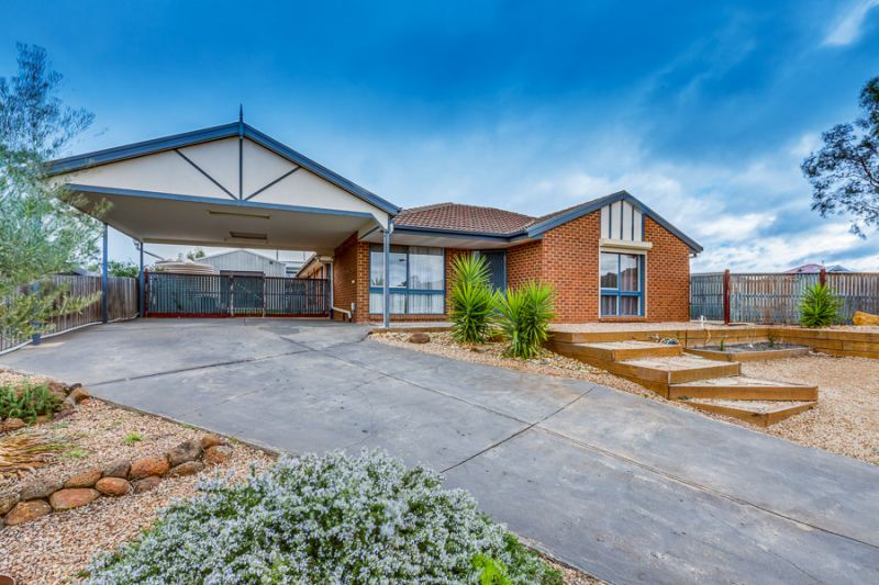 9 Peter Pan Place, Bacchus Marsh - Thumbnail 2