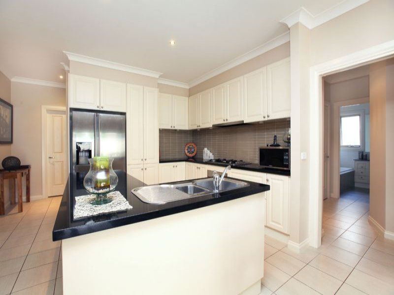 27 The Avenue, Caroline Springs - Thumbnail 3