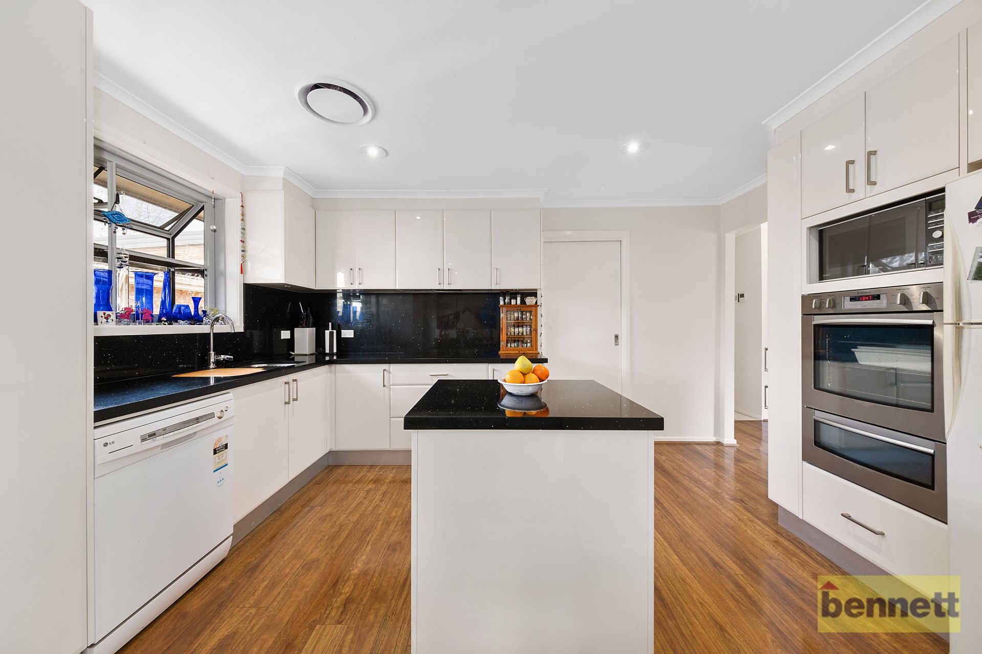 14 Tarragen Avenue, Hobartville - Thumbnail 3