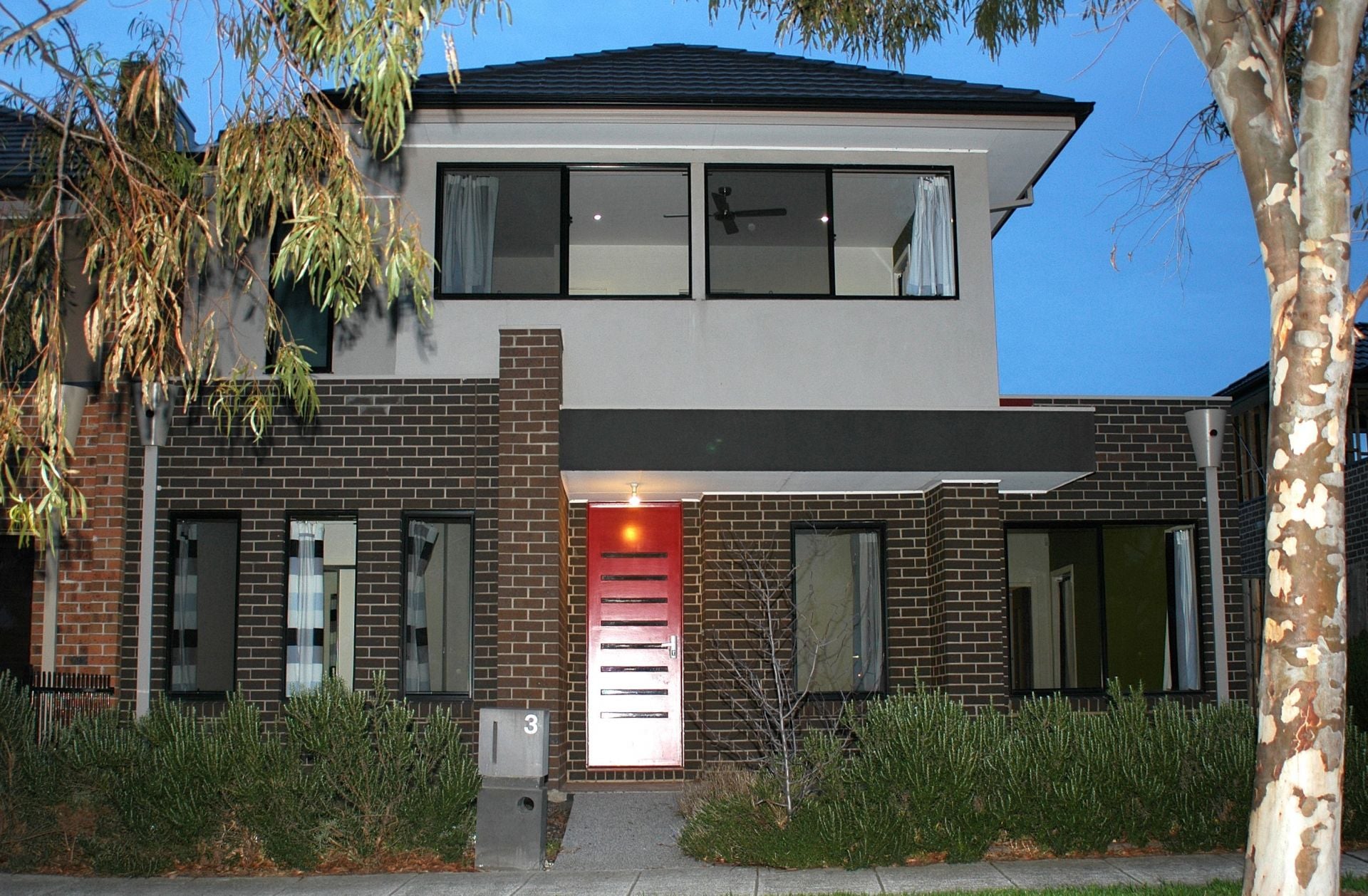 MODERN HOME, CONVENIENT LOCATION