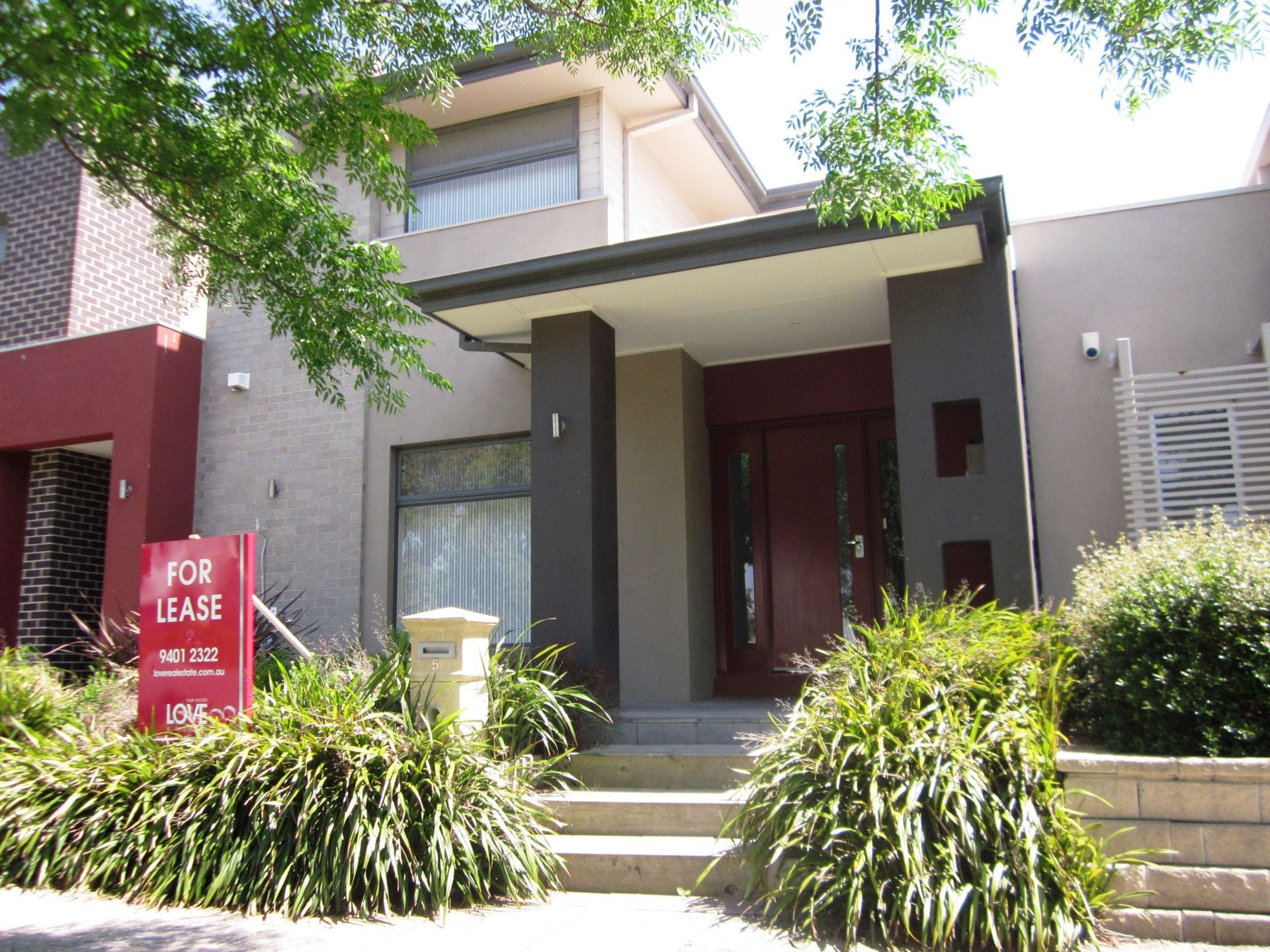 STYLISH HOME OPPOSITE PARKLAND