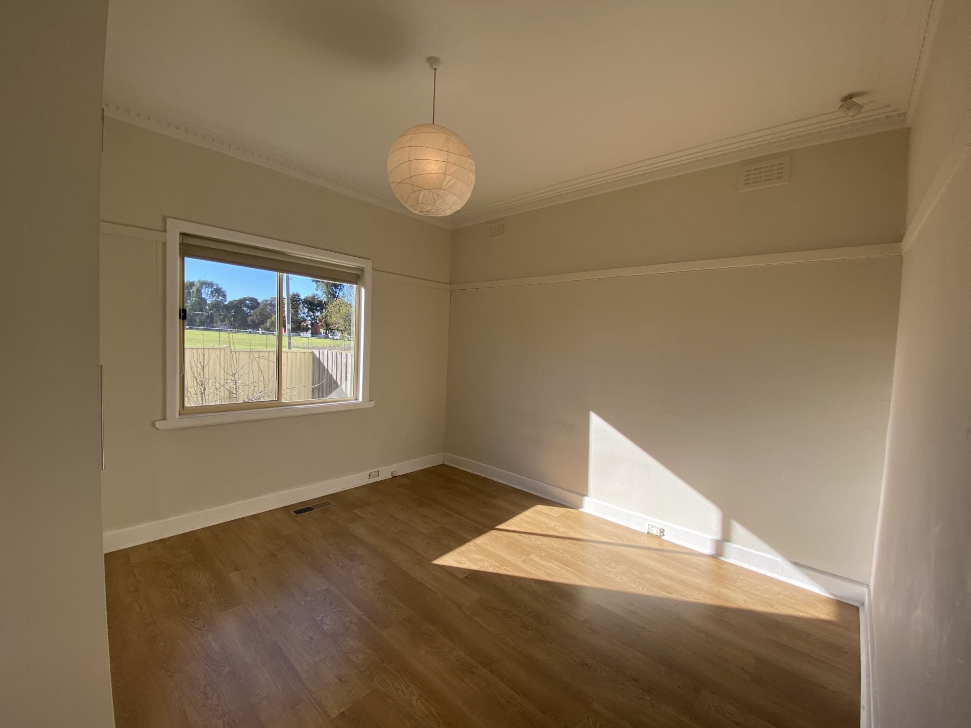 Bright 3 bedroom Home!
