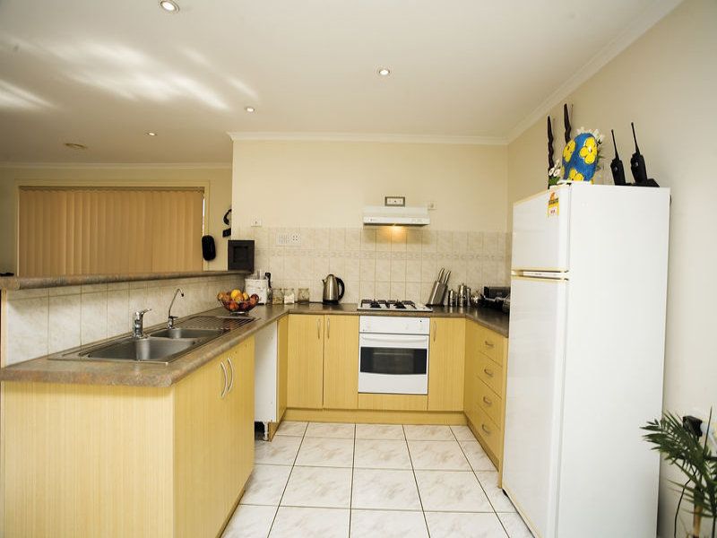 2/23 Tomkin Court, Altona Meadows - Thumbnail 5