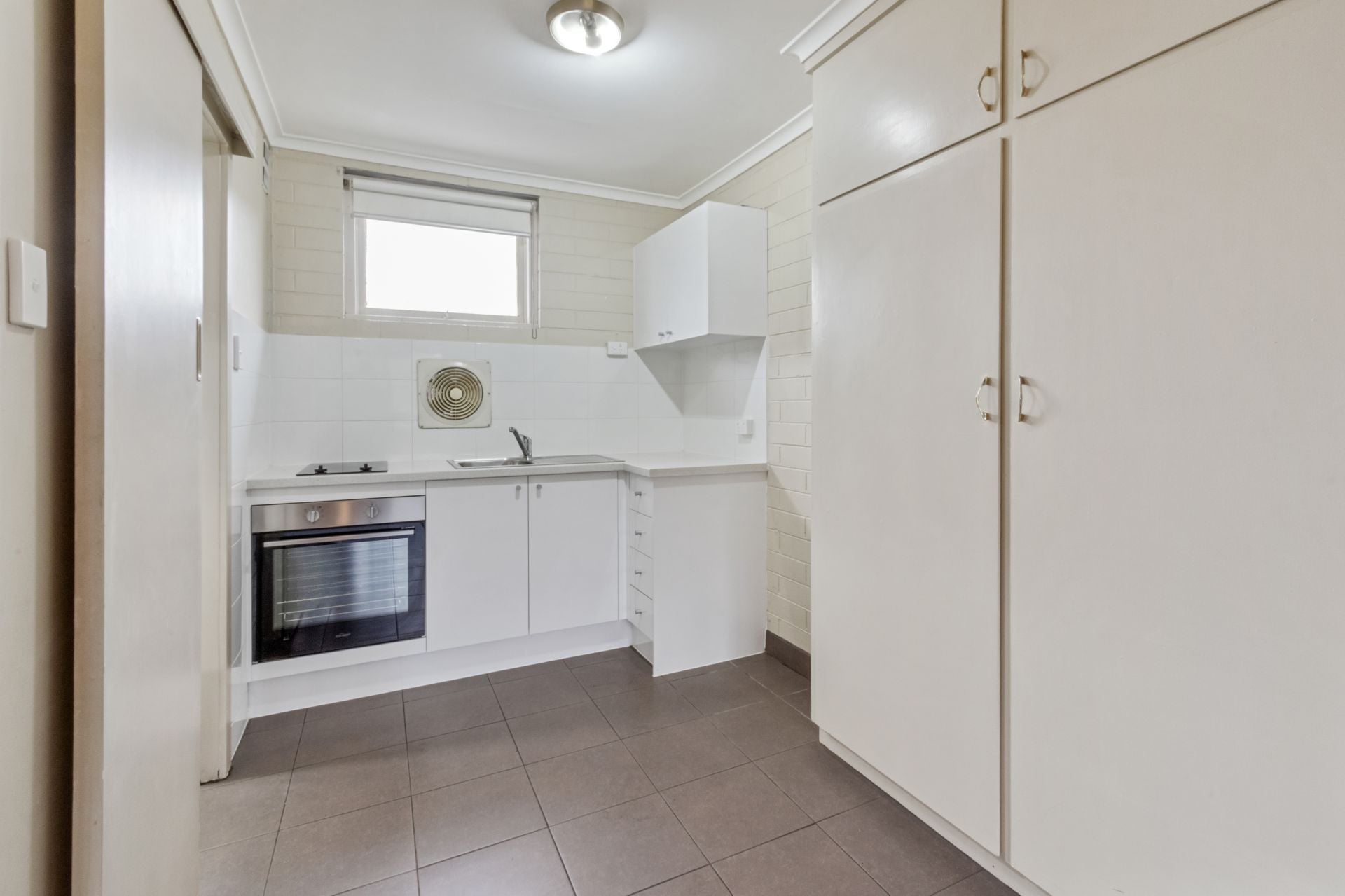 Refurbished Cosy Studio Apartment Situated in Excellent Position!