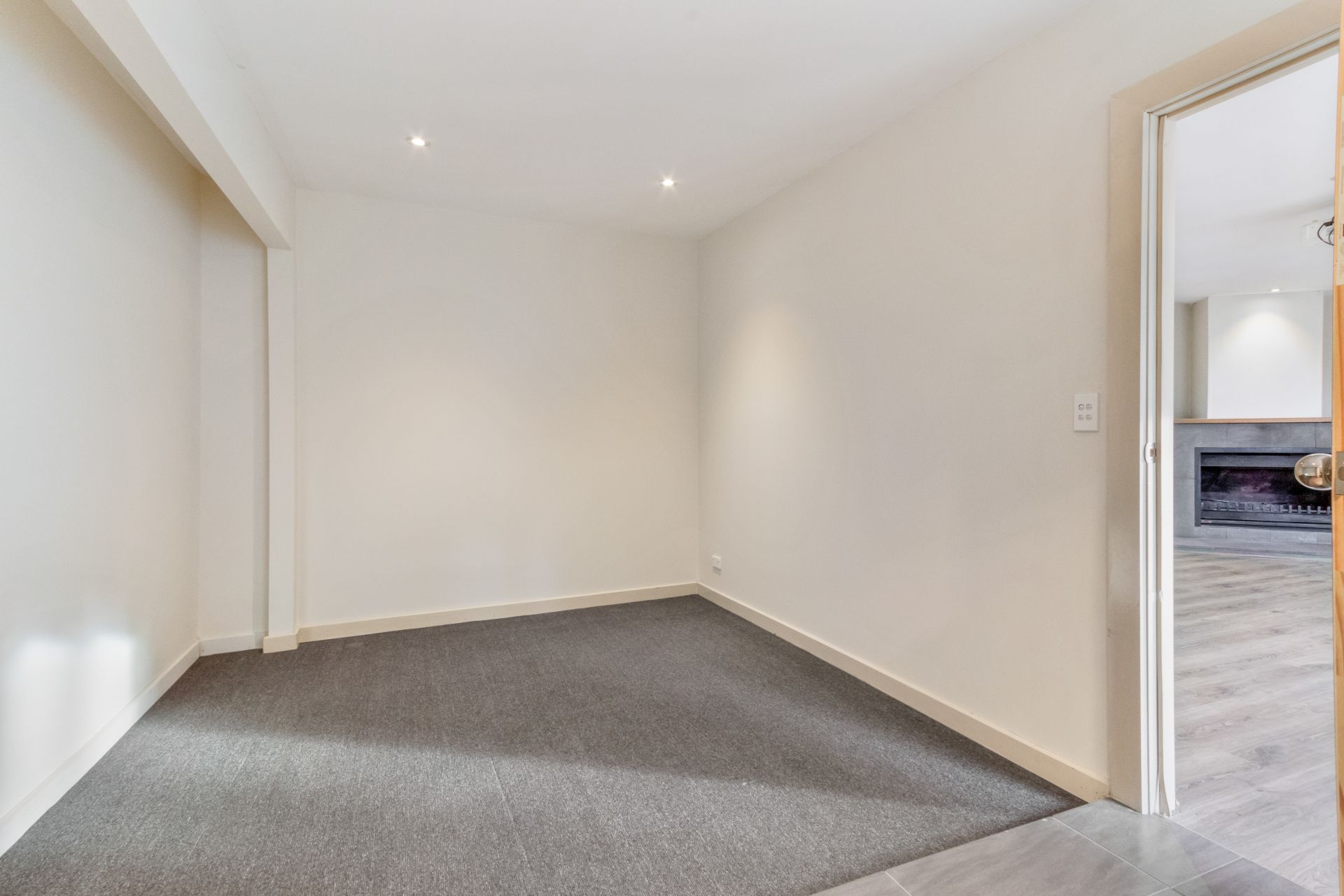 BEAUTIFULLY PRESENTED, METICULOUSLY MAINTAINED