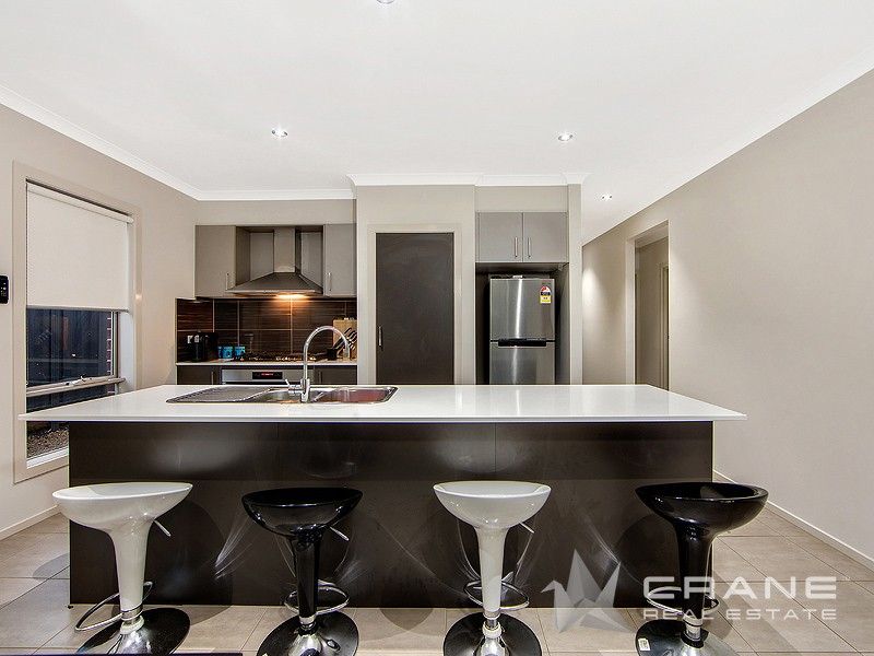 17 Quadrant Drive PLUMPTON VIC, Plumpton - Thumbnail 4