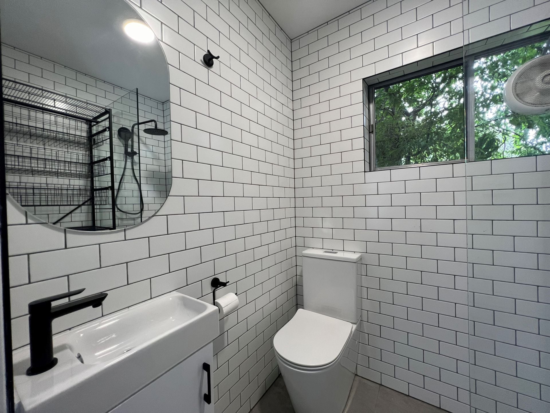 Renovated One Bedroom Two Minutes from High Street