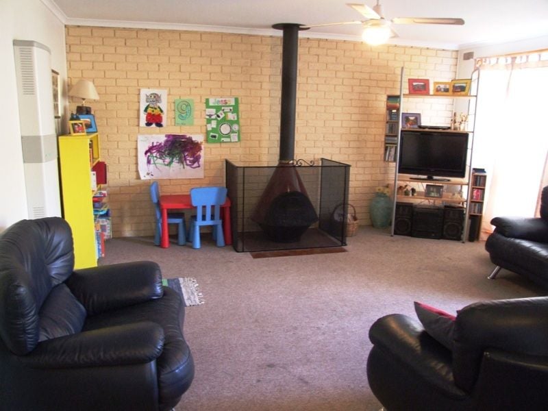 1/68 Grant Street, Bacchus Marsh - Thumbnail 4