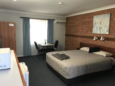 MOTEL FOR SALE - BUSY CENTRAL WEST NSW