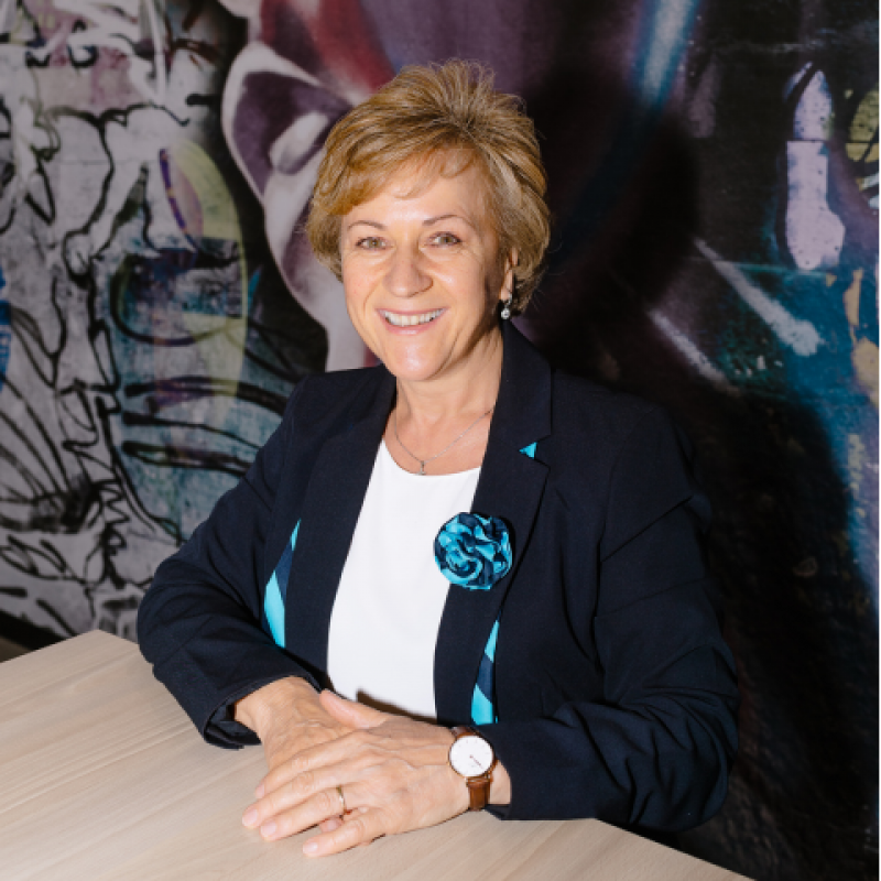 Lou Menkinoska Real Estate Agent Harcourts RATA & Co