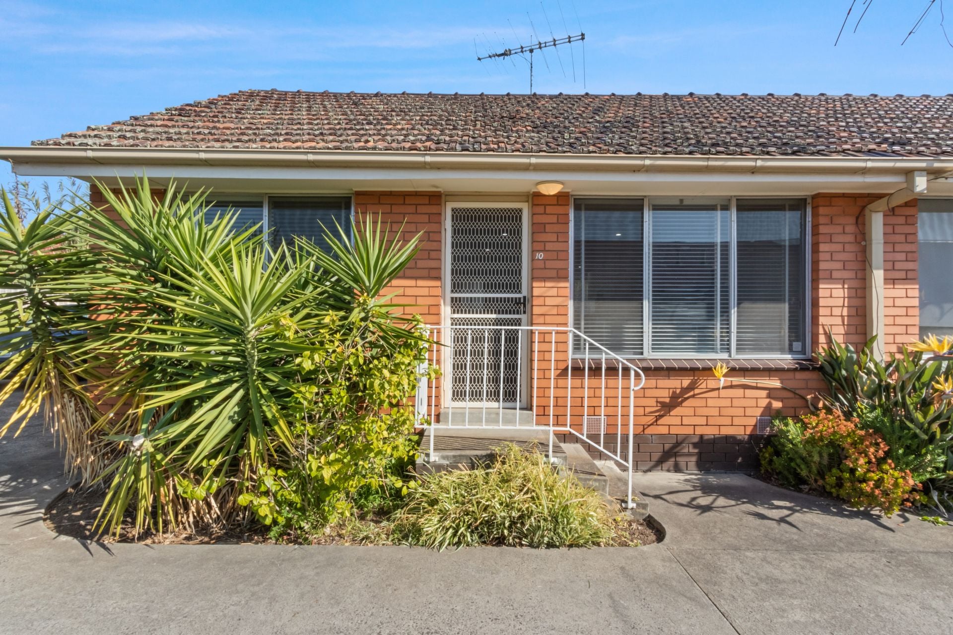 Fully renovated unit in prime location