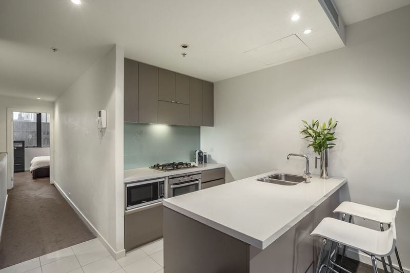 111/55 Queens Road, Melbourne - Thumbnail 3
