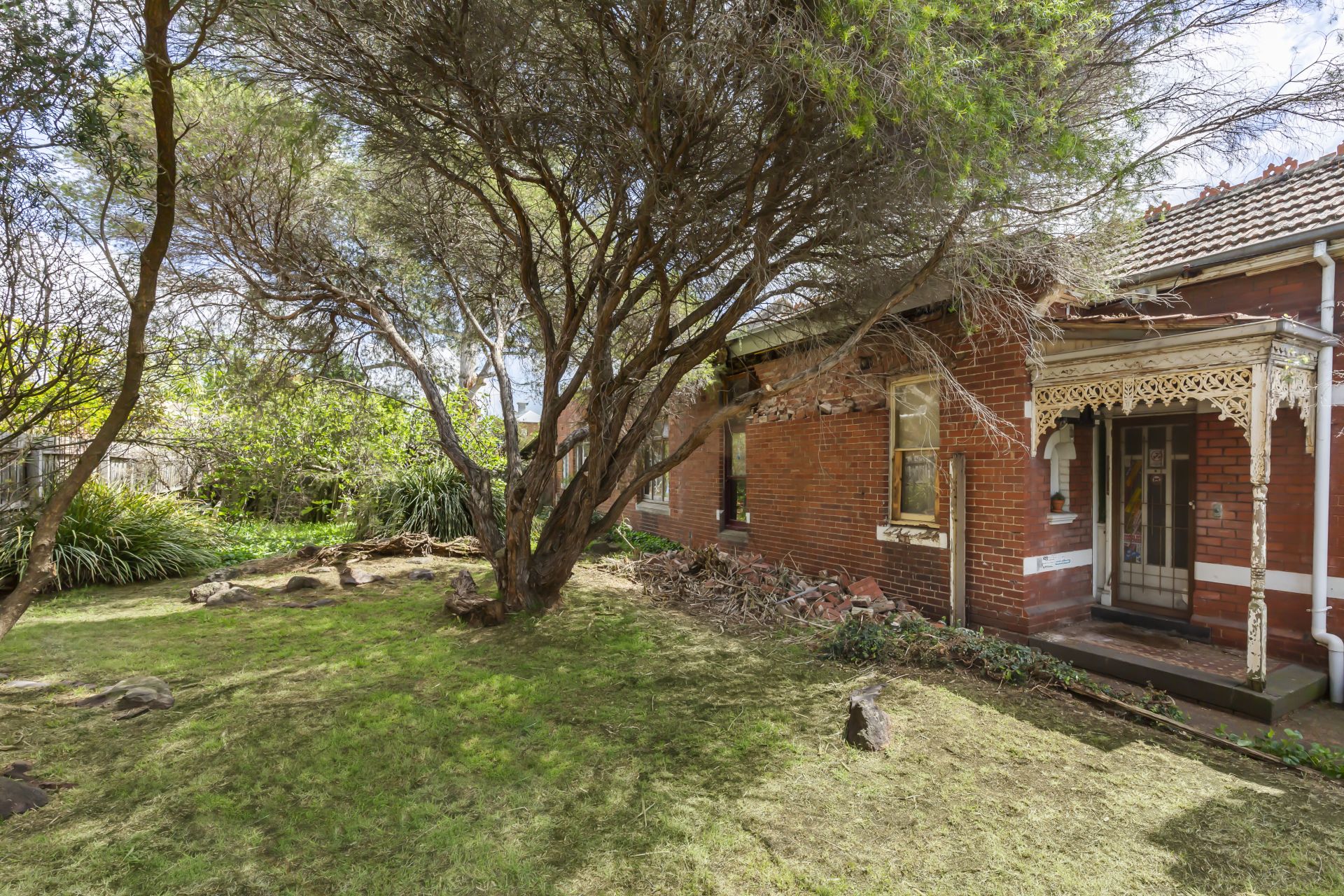 Secure the vacant block, the home or both