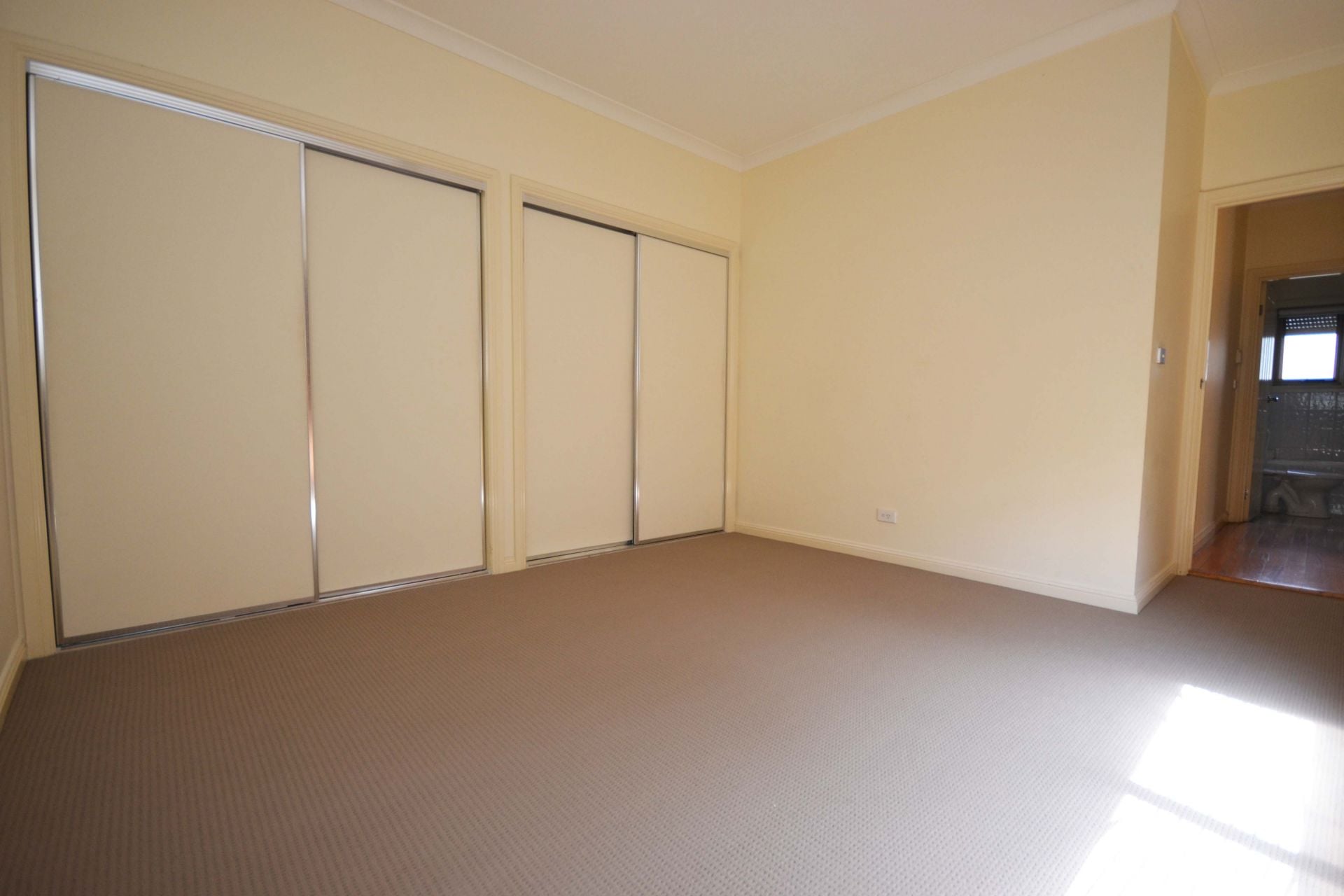 Perfectly Positioned Low Maintenance Living!