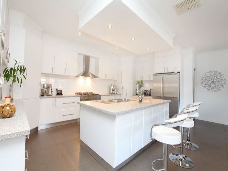 7 Calthorpe Green, Caroline Springs - Thumbnail 3