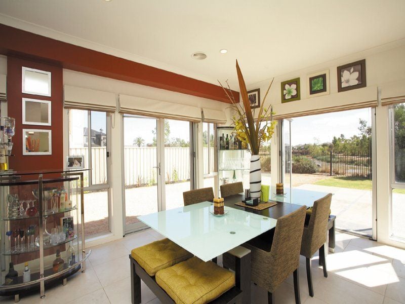 2 Waterford Close, Caroline Springs - Thumbnail 6