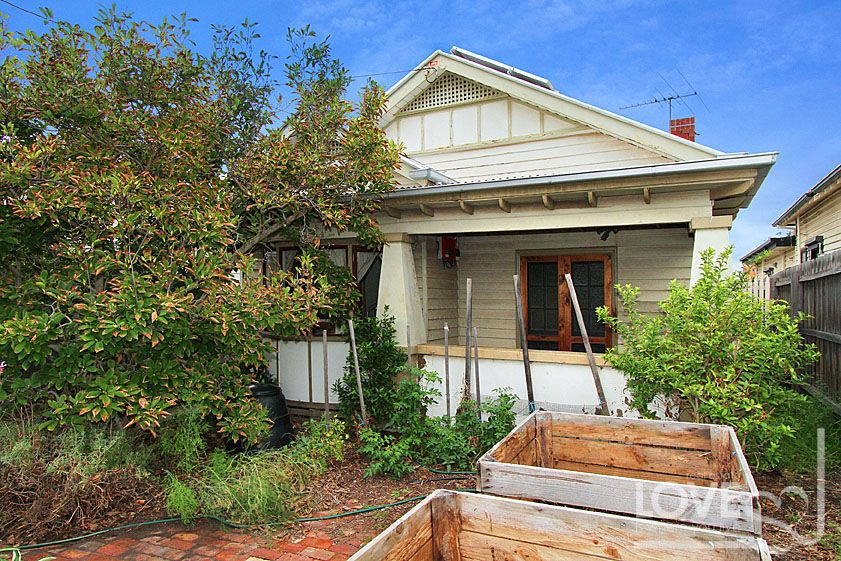 Your Own Garden Retreat!