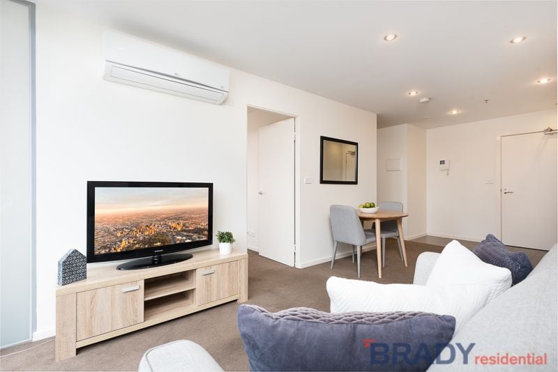 2403/8 Exploration Lane MELBOURNE VIC, Melbourne - Thumbnail 2