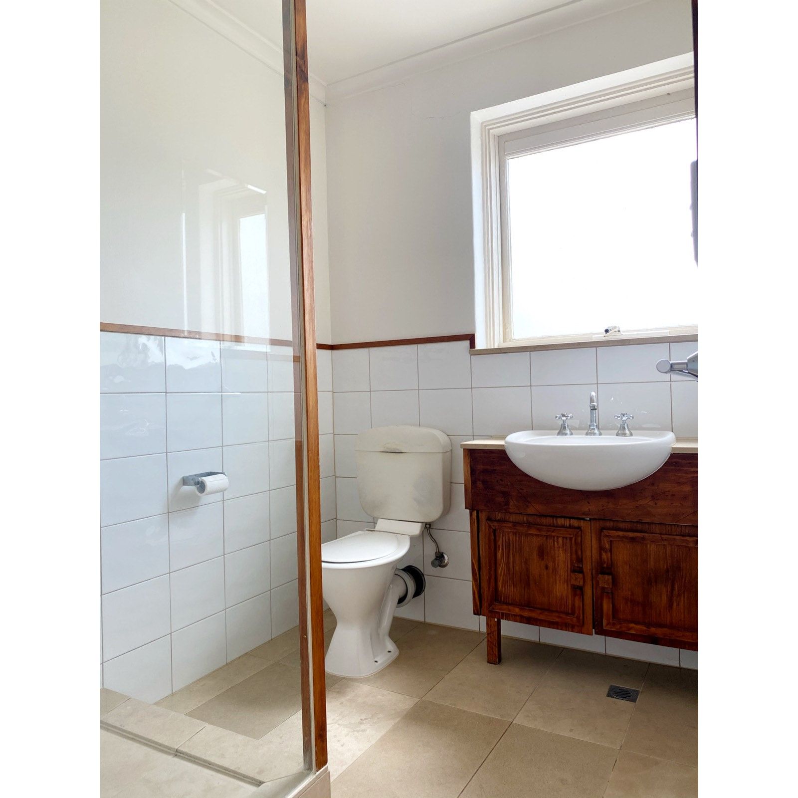 Refurbished Apartment, High St At Your Doorstep